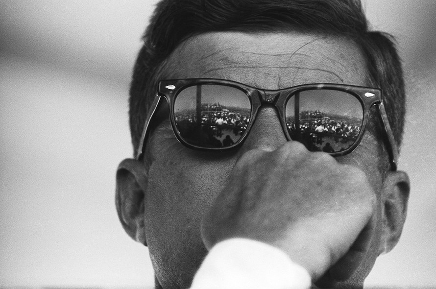 Ray-Ban t&ouml;rt&eacute;nelem 2