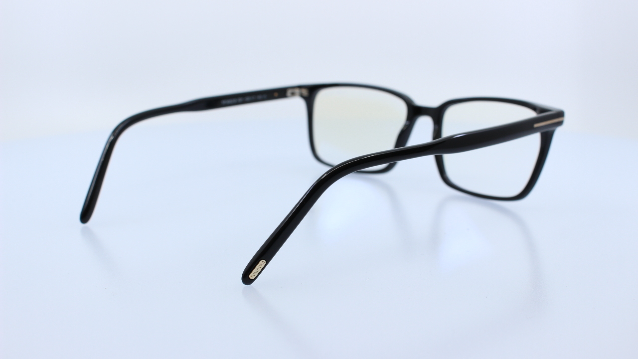 TOM FORD - FEKETE - 5802-B