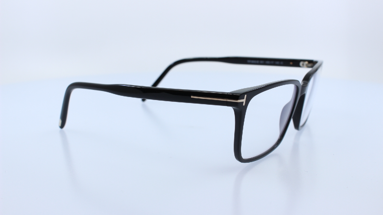 TOM FORD - FEKETE - 5802-B