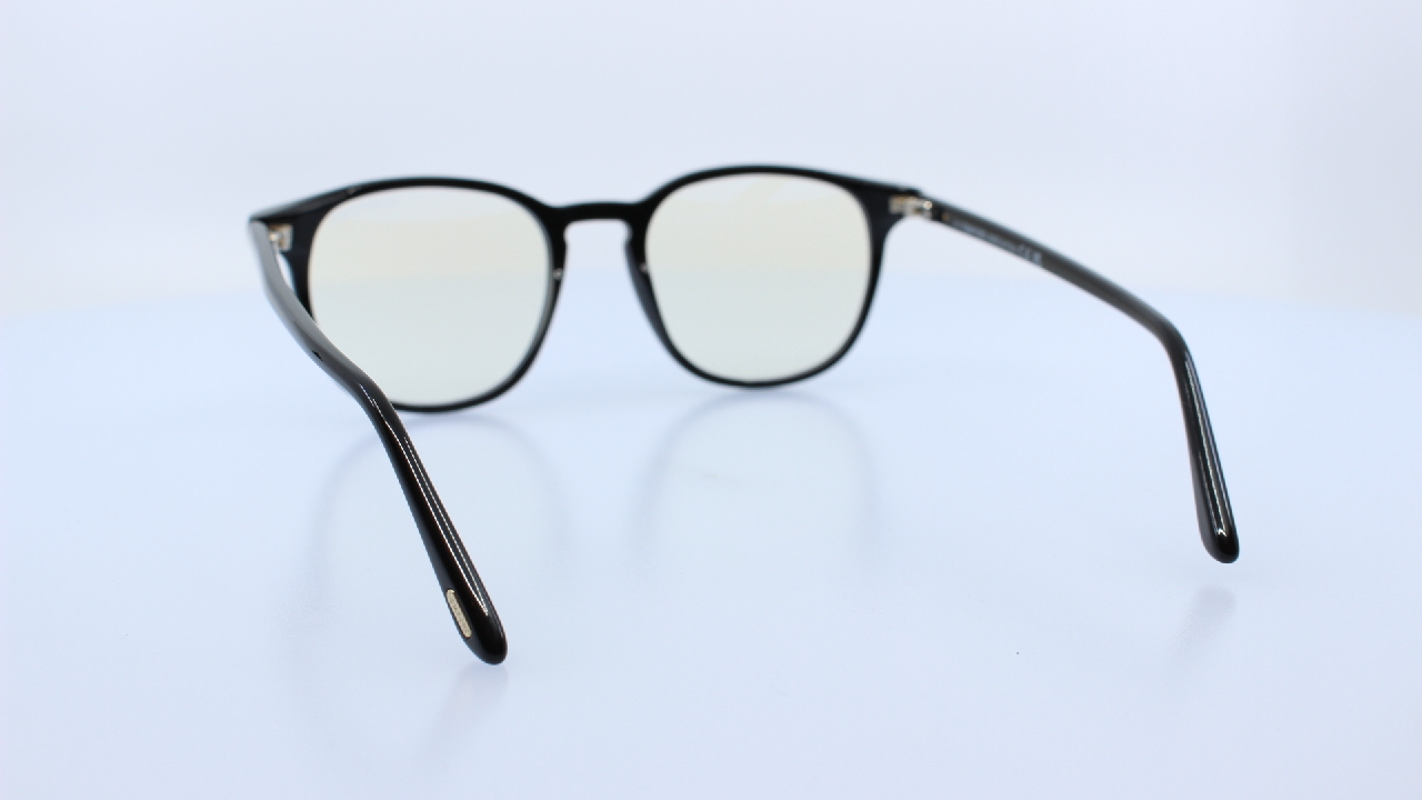 TOM FORD - FEKETE - 5832-B
