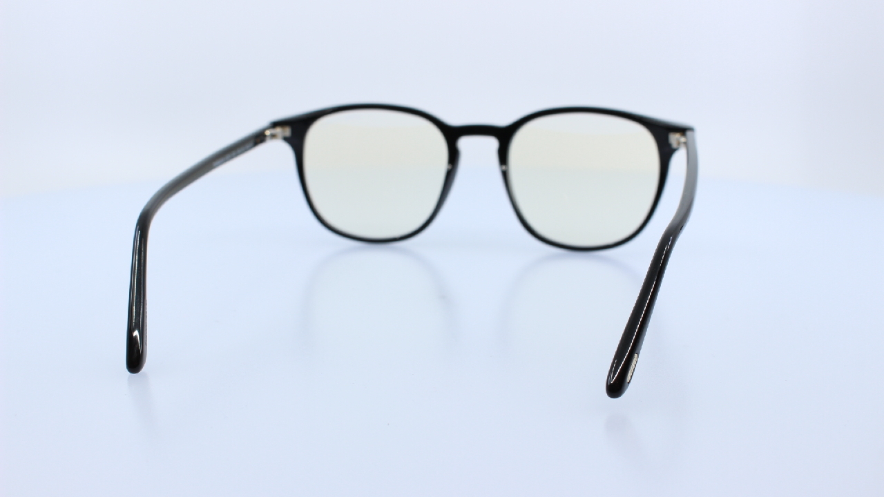 TOM FORD - FEKETE - 5832-B