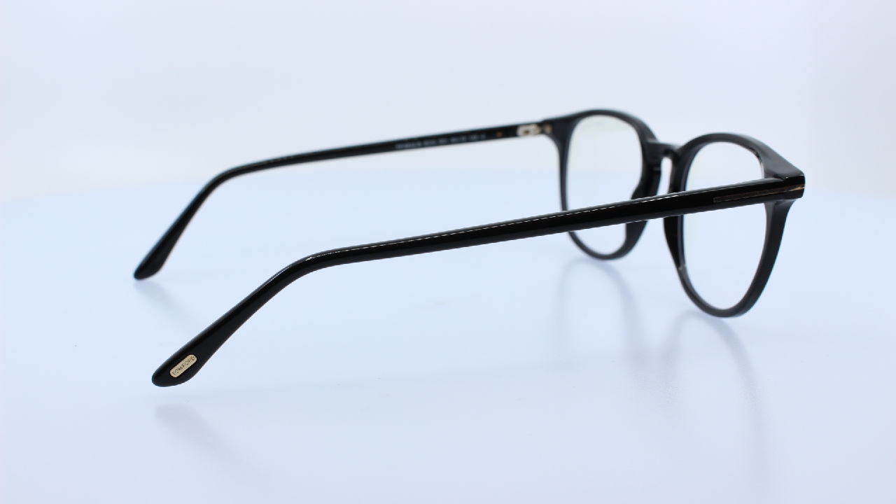 TOM FORD - FEKETE - 5832-B