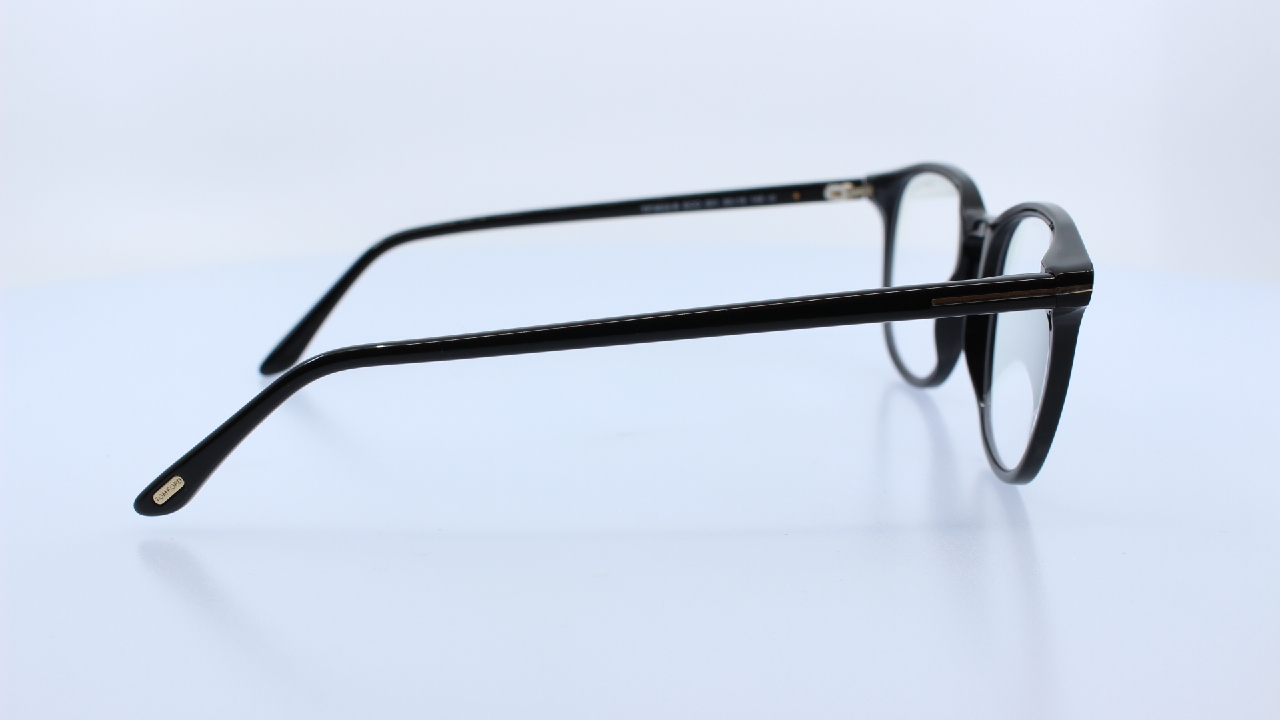 TOM FORD - FEKETE - 5832-B