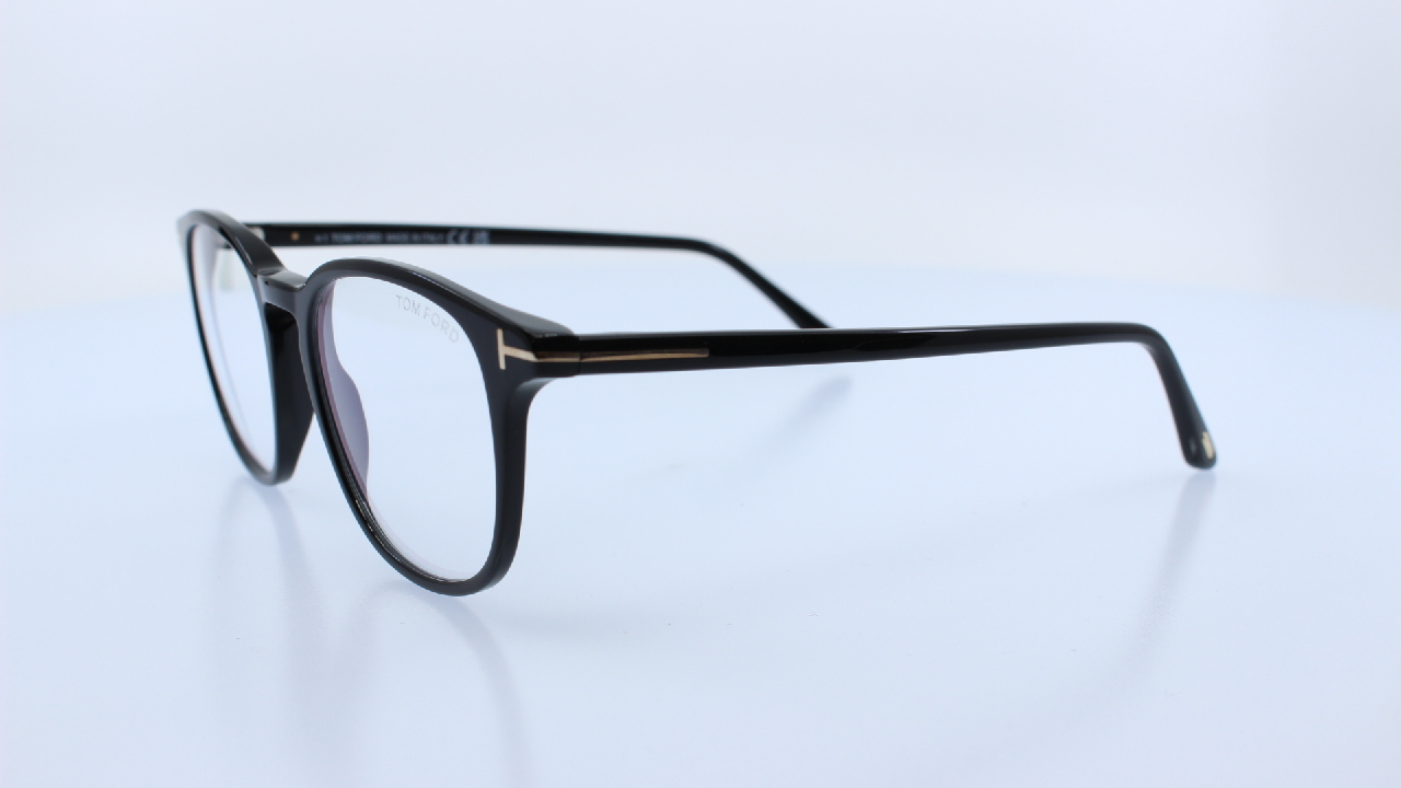 TOM FORD - FEKETE - 5832-B