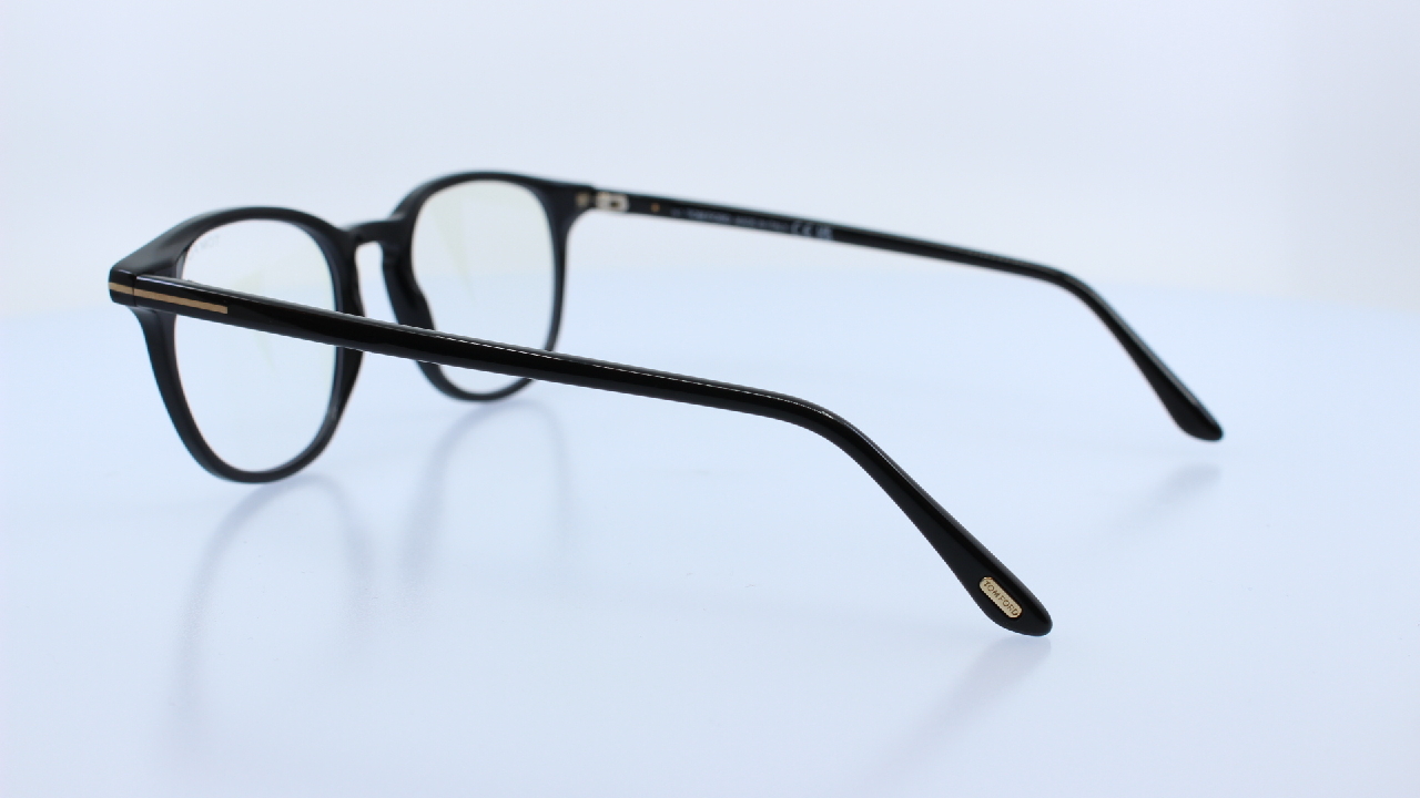 TOM FORD - FEKETE - 5832-B