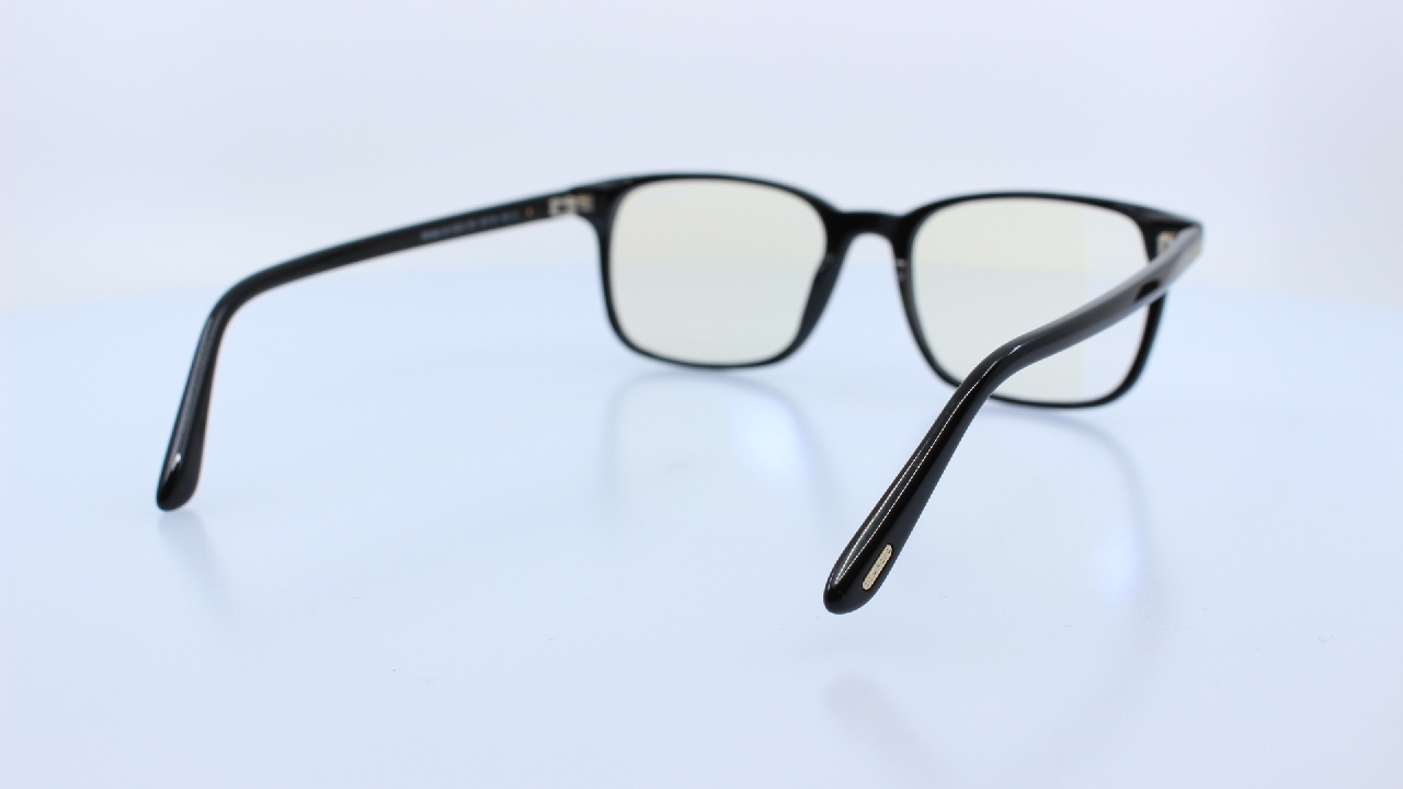 TOM FORD - FEKETE - 5831-B