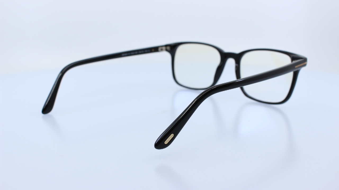 TOM FORD - FEKETE - 5831-B