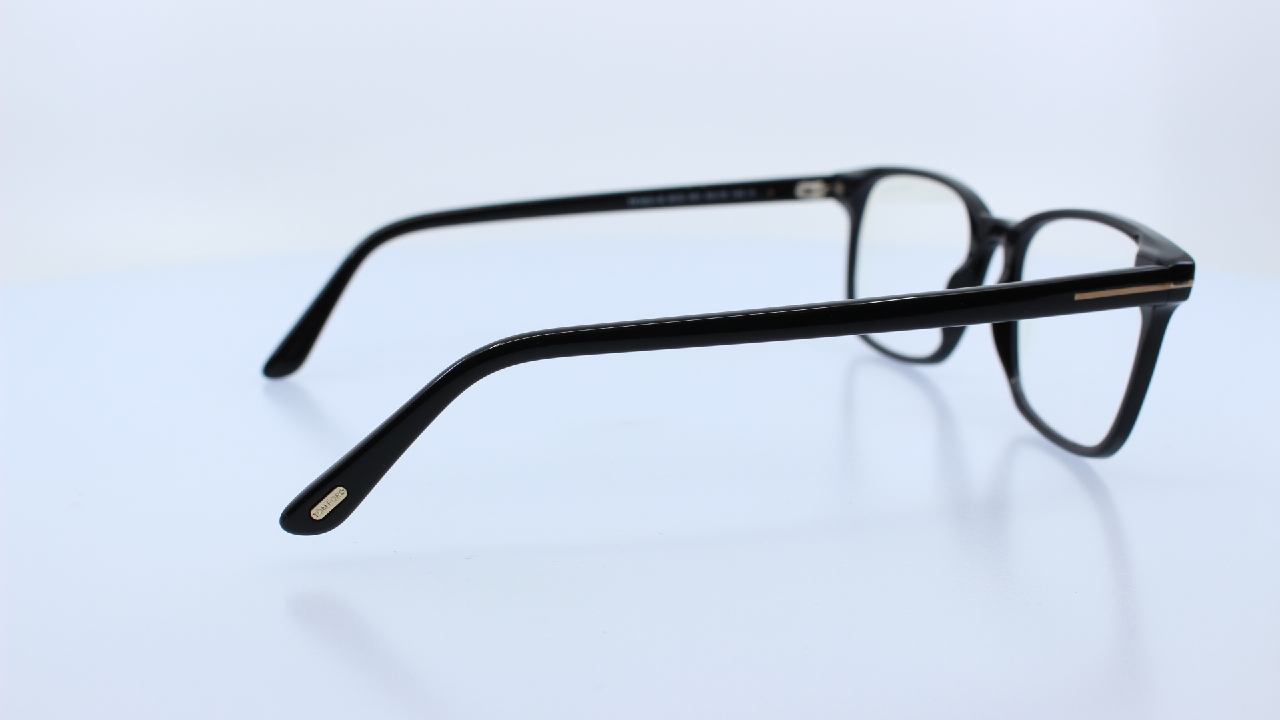 TOM FORD - FEKETE - 5831-B