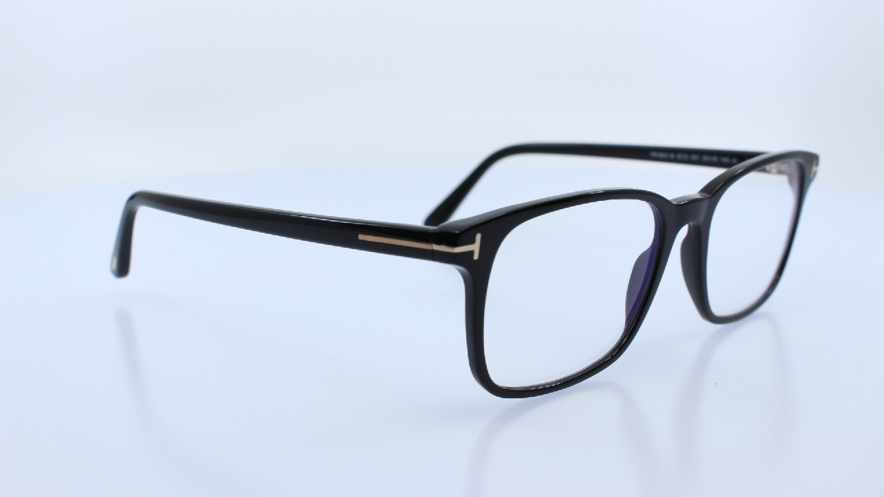 TOM FORD - FEKETE - 5831-B