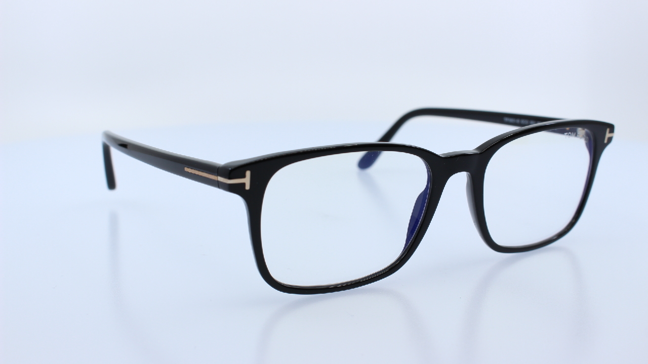 TOM FORD - FEKETE - 5831-B