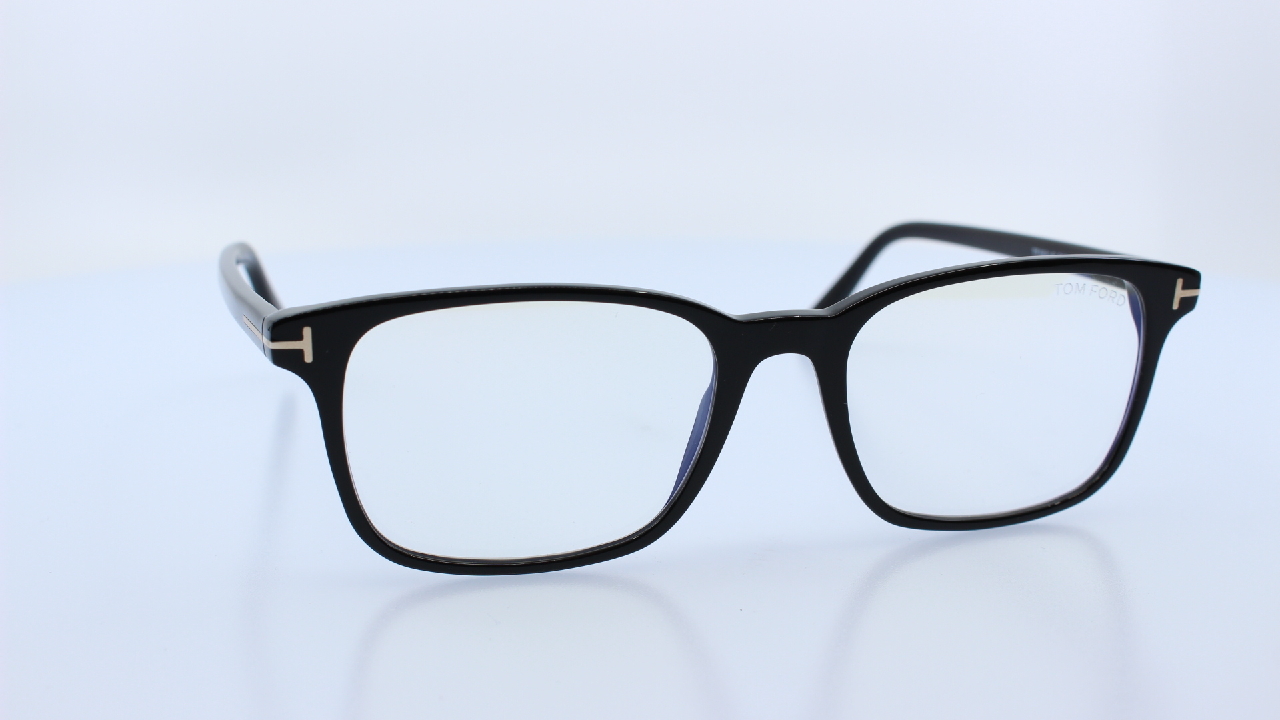 TOM FORD - FEKETE - 5831-B