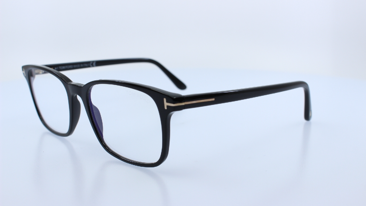 TOM FORD - FEKETE - 5831-B