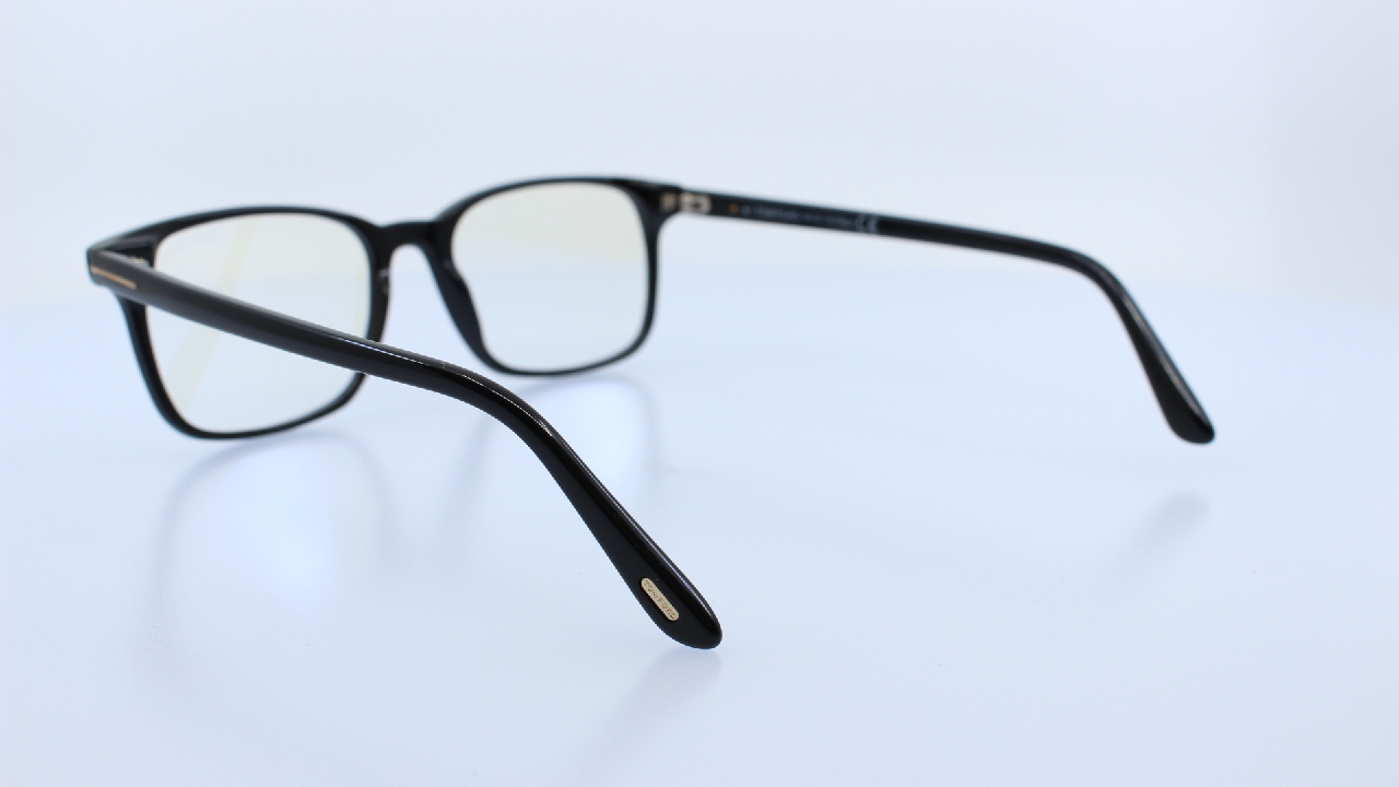 TOM FORD - FEKETE - 5831-B