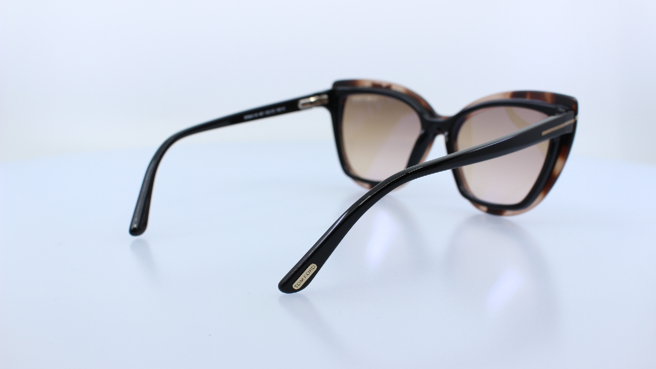TOM FORD - FEKETE - 5641 B