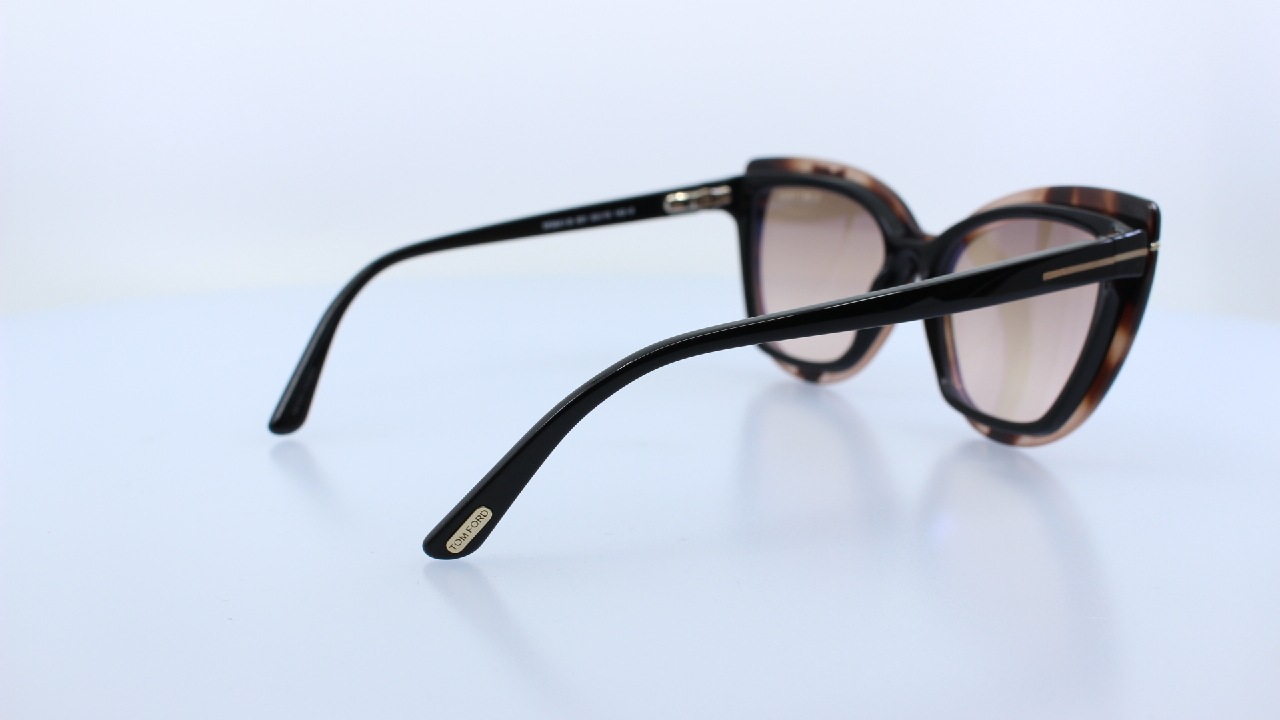 TOM FORD - FEKETE - 5641 B
