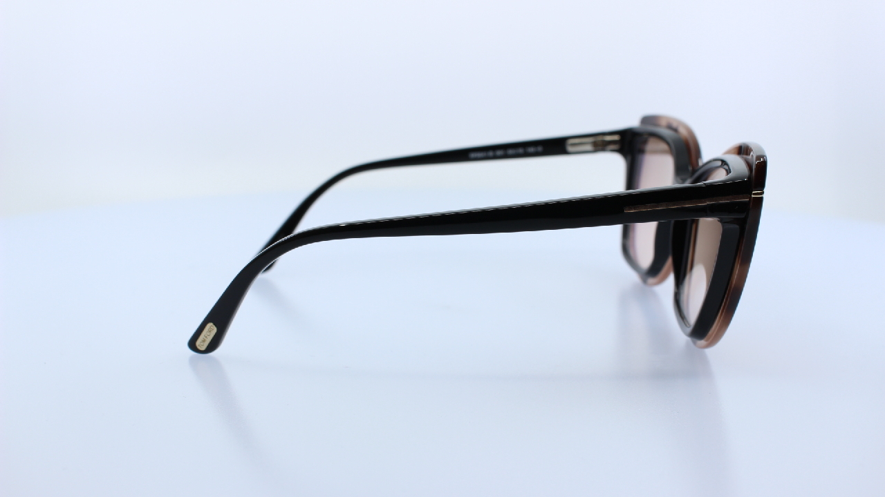 TOM FORD - FEKETE - 5641 B