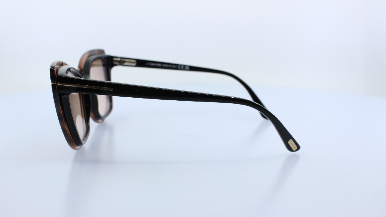 TOM FORD - FEKETE - 5641 B