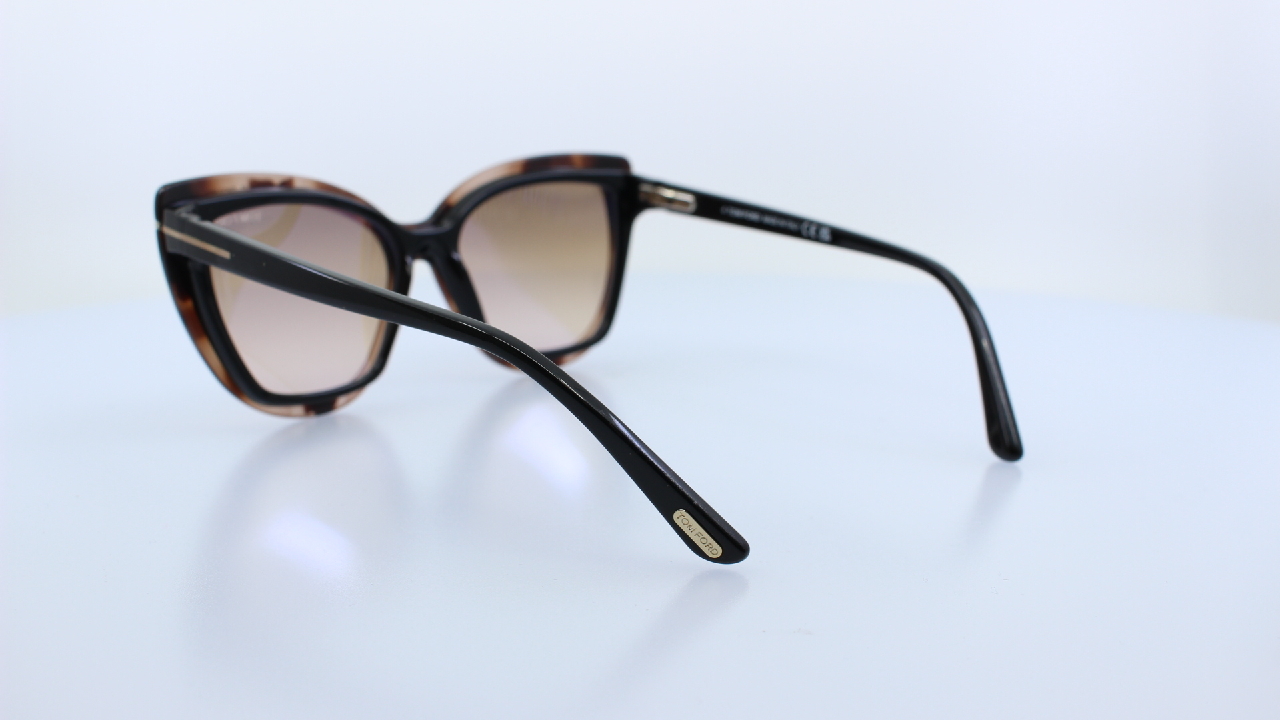 TOM FORD - FEKETE - 5641 B