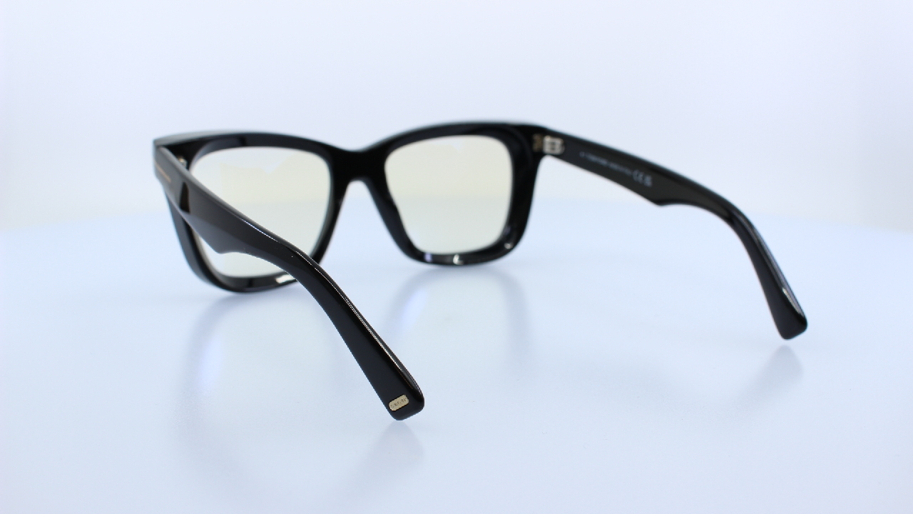 TOM FORD - FEKETE - 5881-B