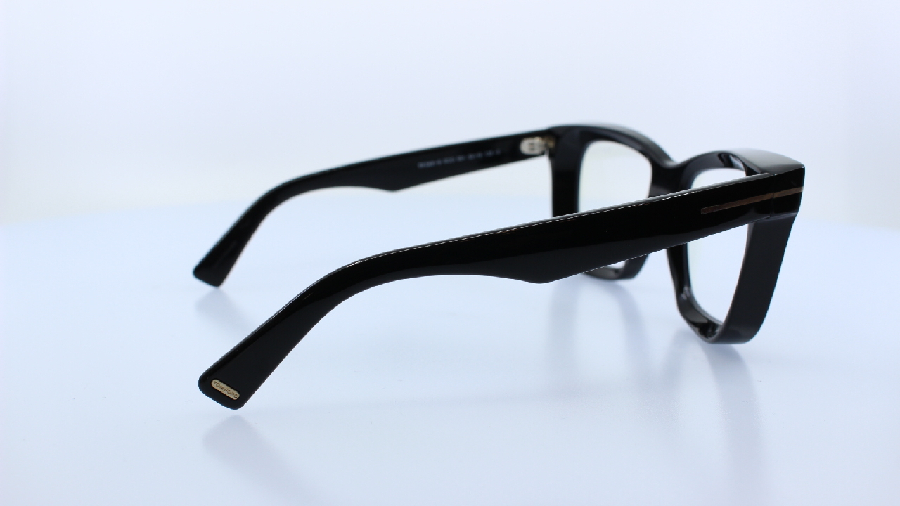 TOM FORD - FEKETE - 5881-B
