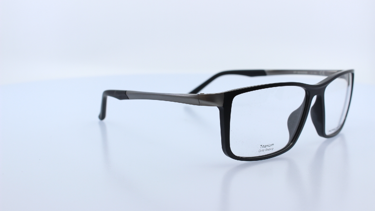 PORSCHE DESIGN - FEKETE - 8328