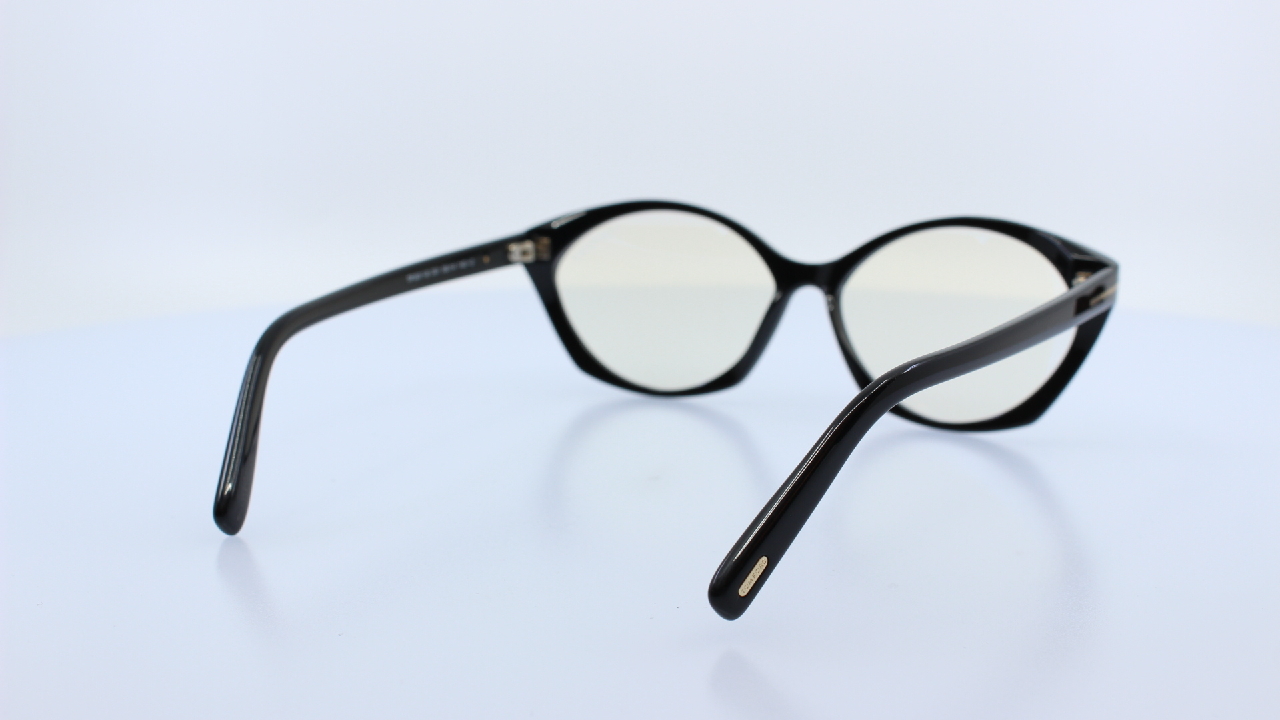 TOM FORD - FEKETE - 5811-B