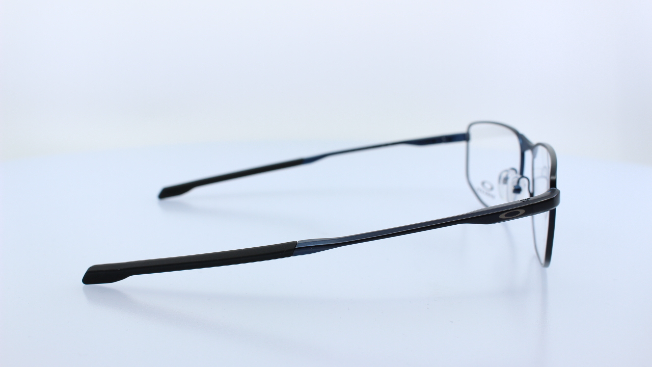 OAKLEY - FEKETE - OX3012