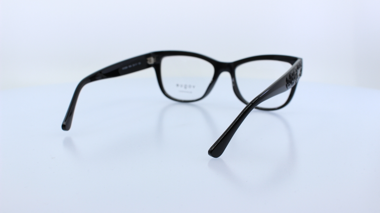 VOGUE - FEKETE - VO5528