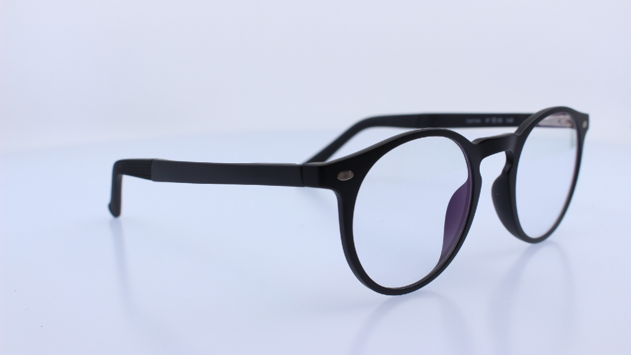 COLORON - FEKETE - LUCIUS