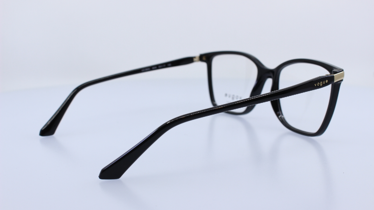 VOGUE - FEKETE - VO5654