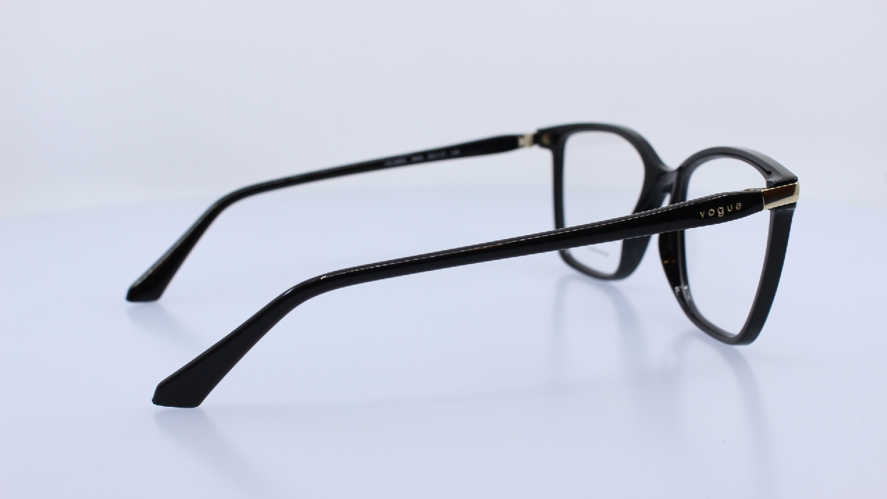 VOGUE - FEKETE - VO5654