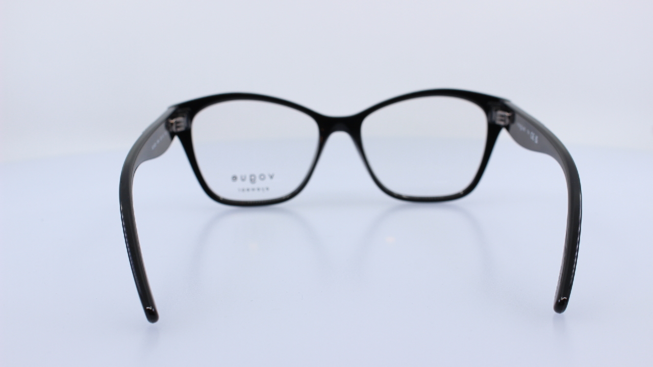 VOGUE - FEKETE - VO5628