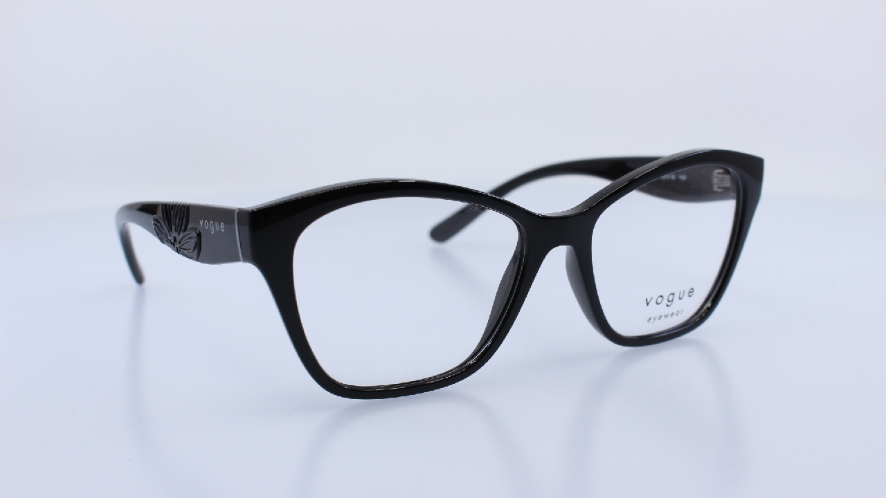 VOGUE - FEKETE - VO5628