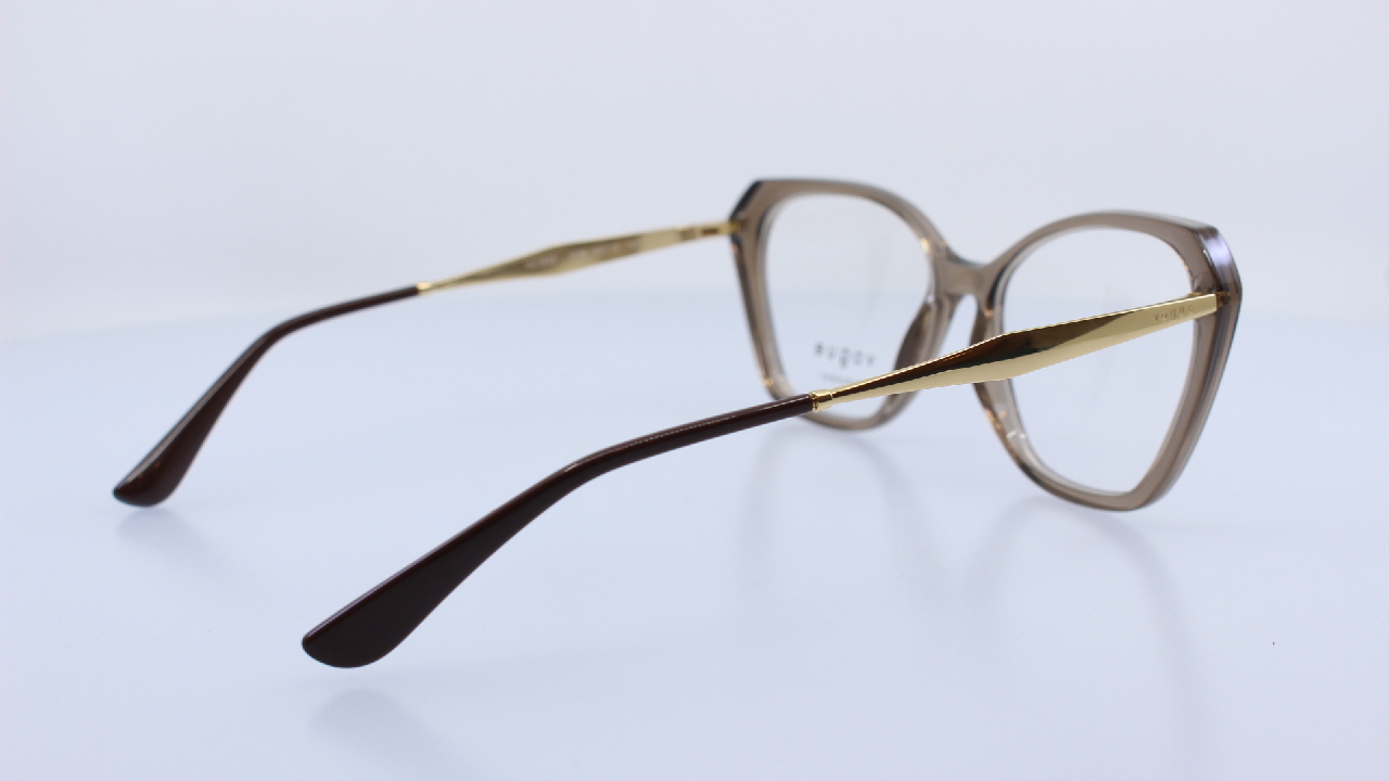 VOGUE - BARNA - VO5522