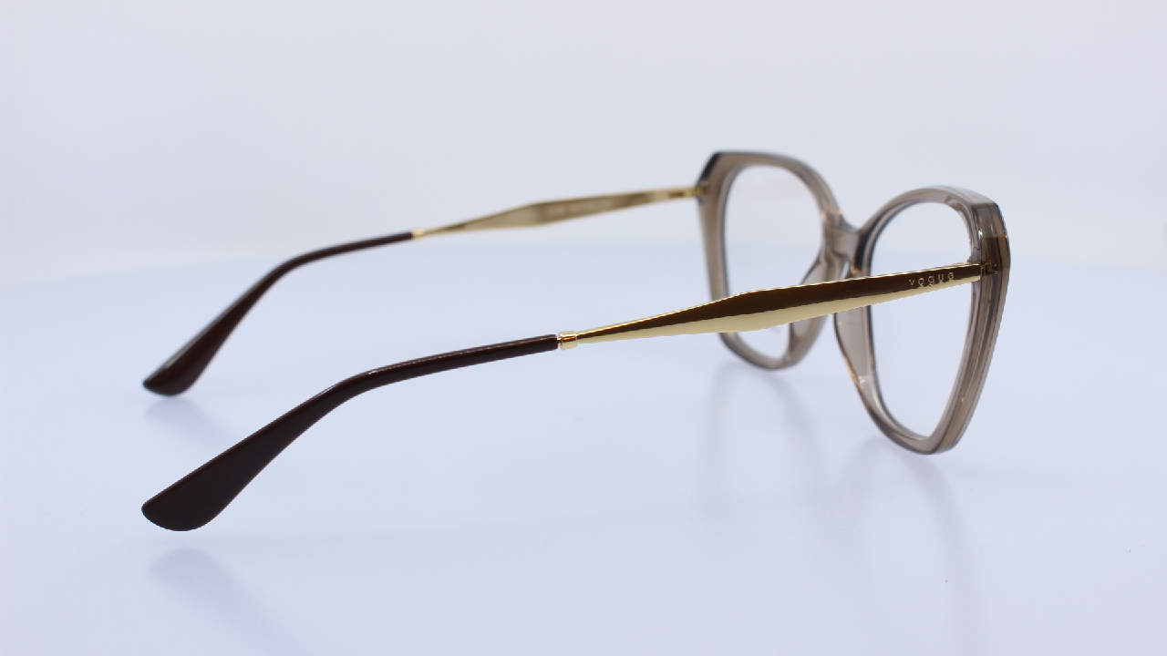 VOGUE - BARNA - VO5522