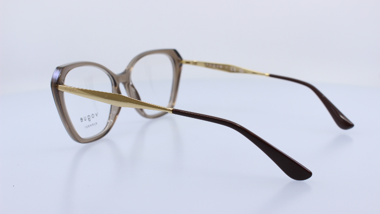 VOGUE - BARNA - VO5522