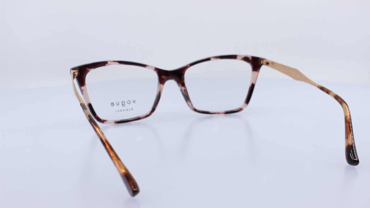 VOGUE - BARNA - VO5624