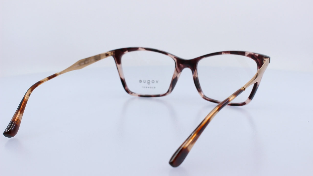 VOGUE - BARNA - VO5624