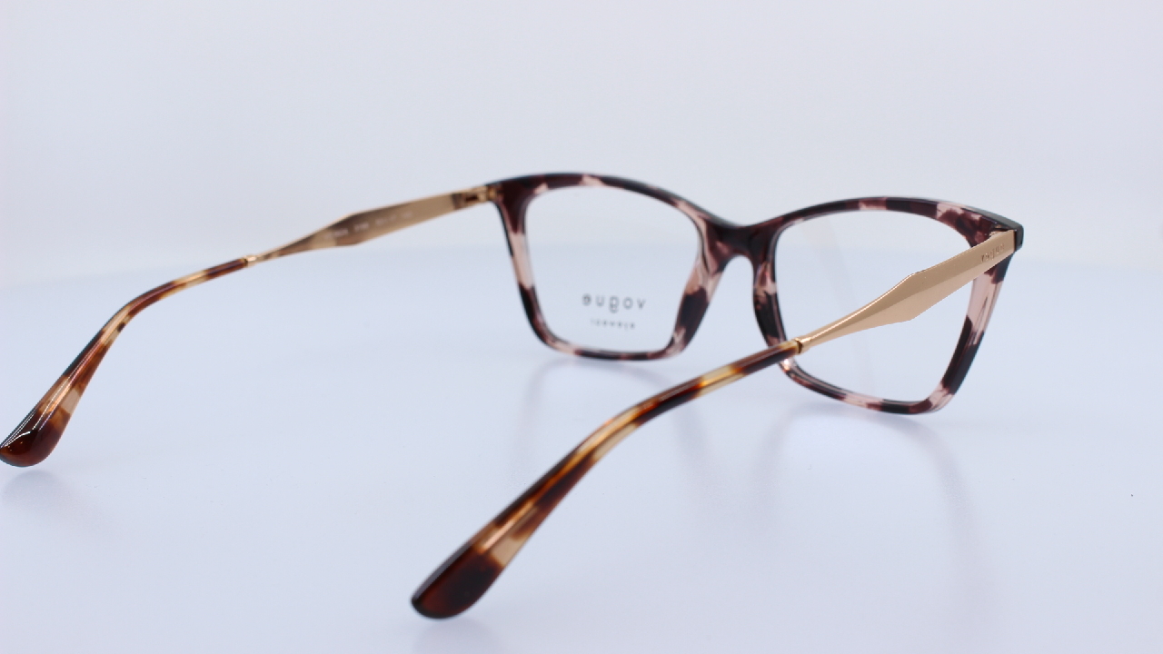 VOGUE - BARNA - VO5624