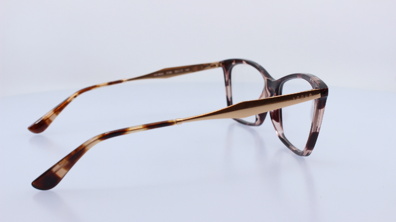 VOGUE - BARNA - VO5624