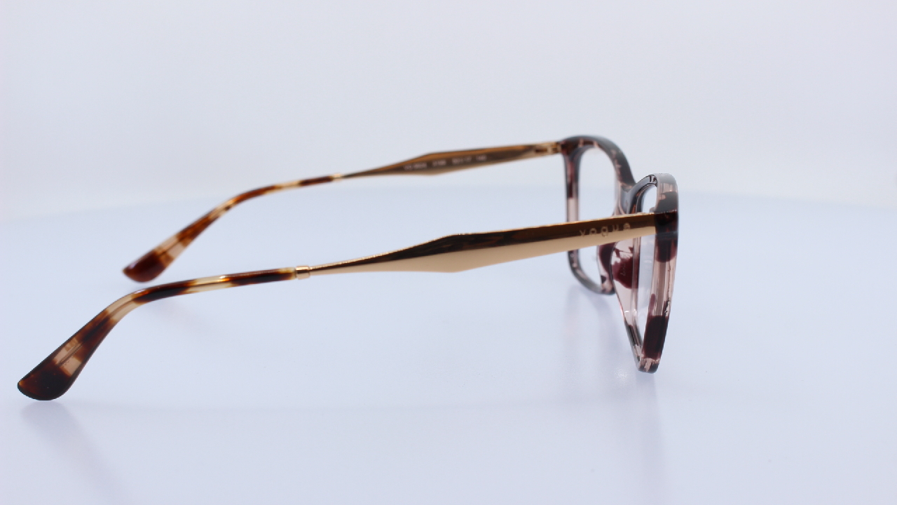 VOGUE - BARNA - VO5624