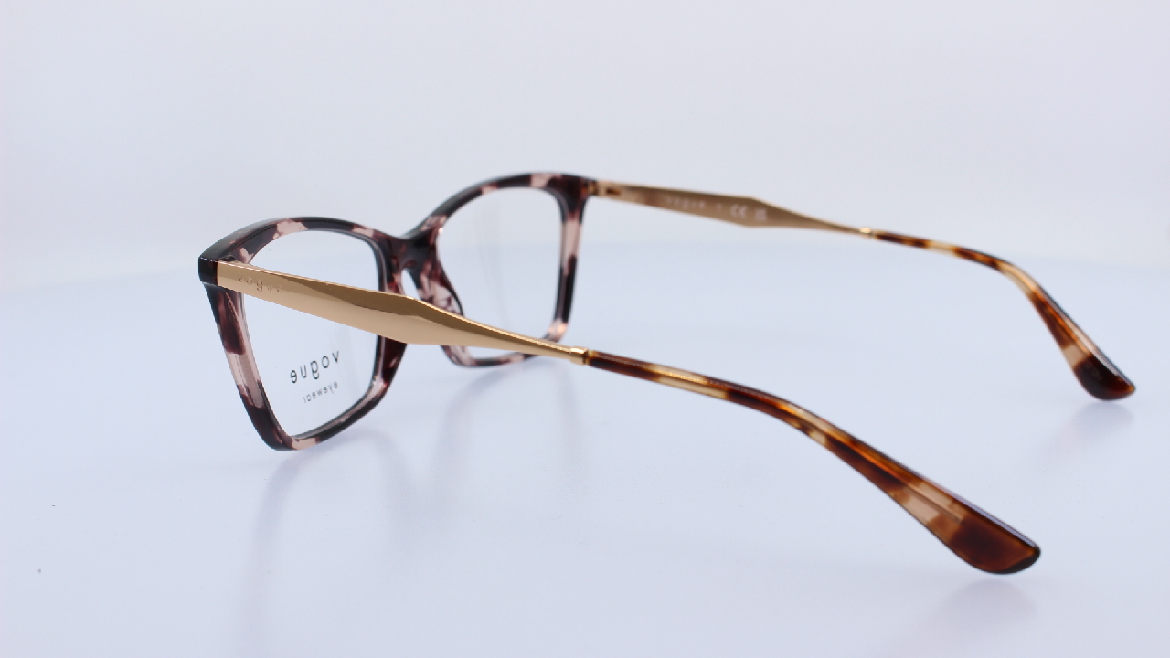 VOGUE - BARNA - VO5624