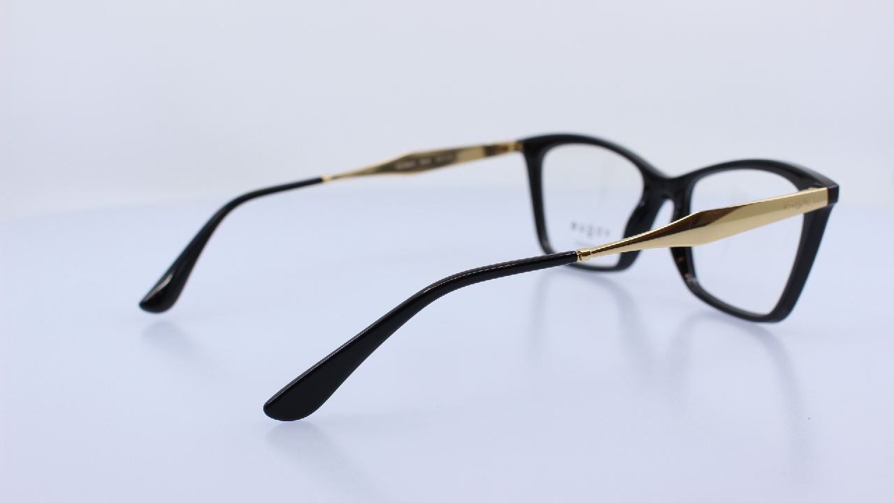 VOGUE - FEKETE - VO5624