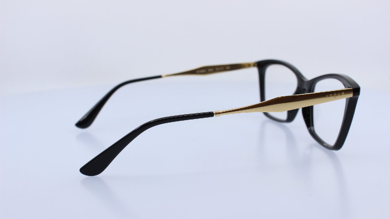 VOGUE - FEKETE - VO5624