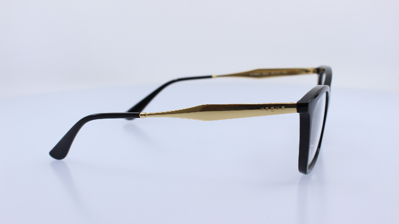 VOGUE - FEKETE - VO5624