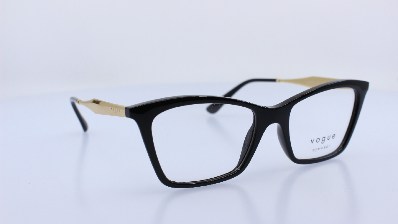 VOGUE - FEKETE - VO5624