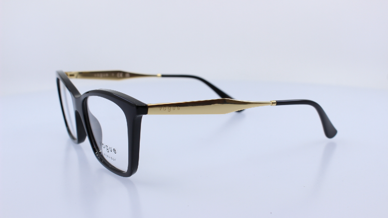 VOGUE - FEKETE - VO5624