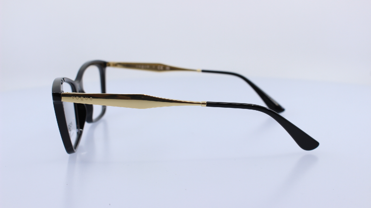 VOGUE - FEKETE - VO5624