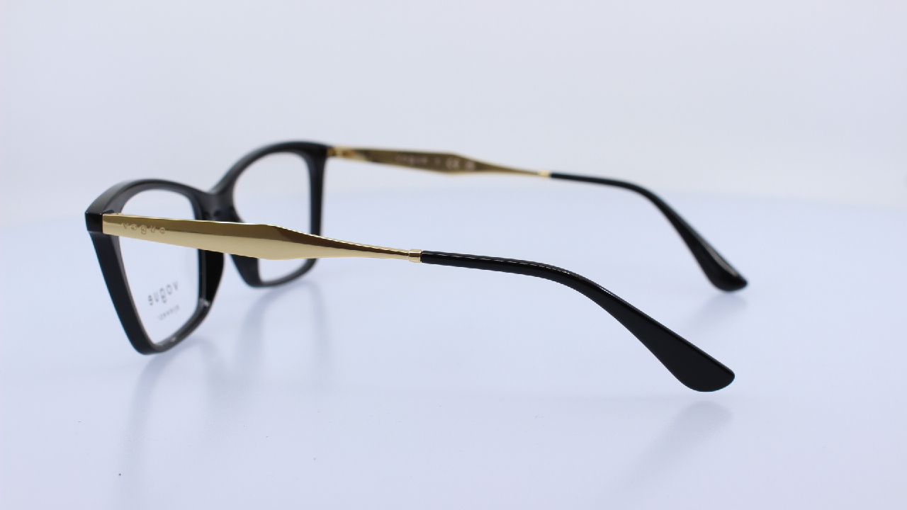 VOGUE - FEKETE - VO5624