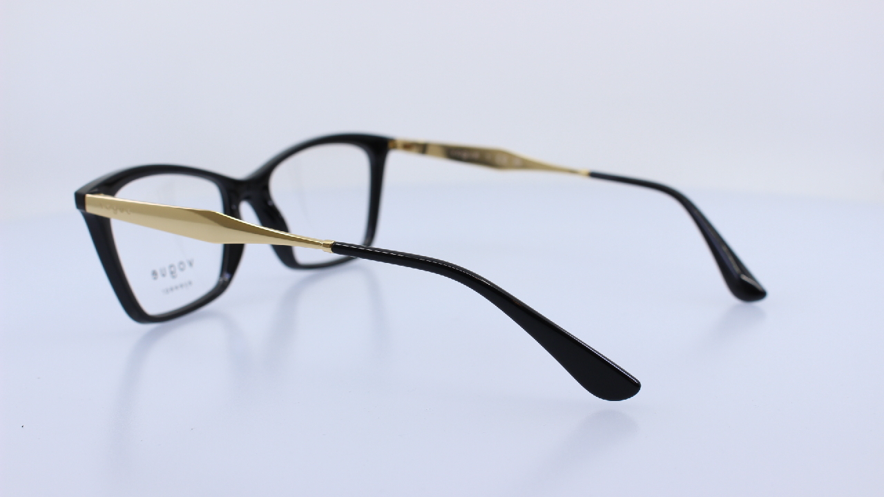 VOGUE - FEKETE - VO5624